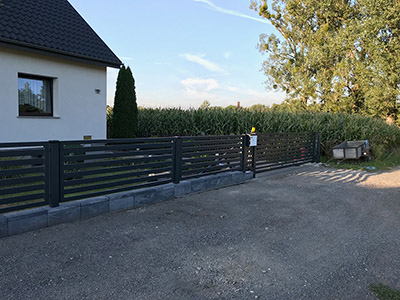 ogrodzenie z brama